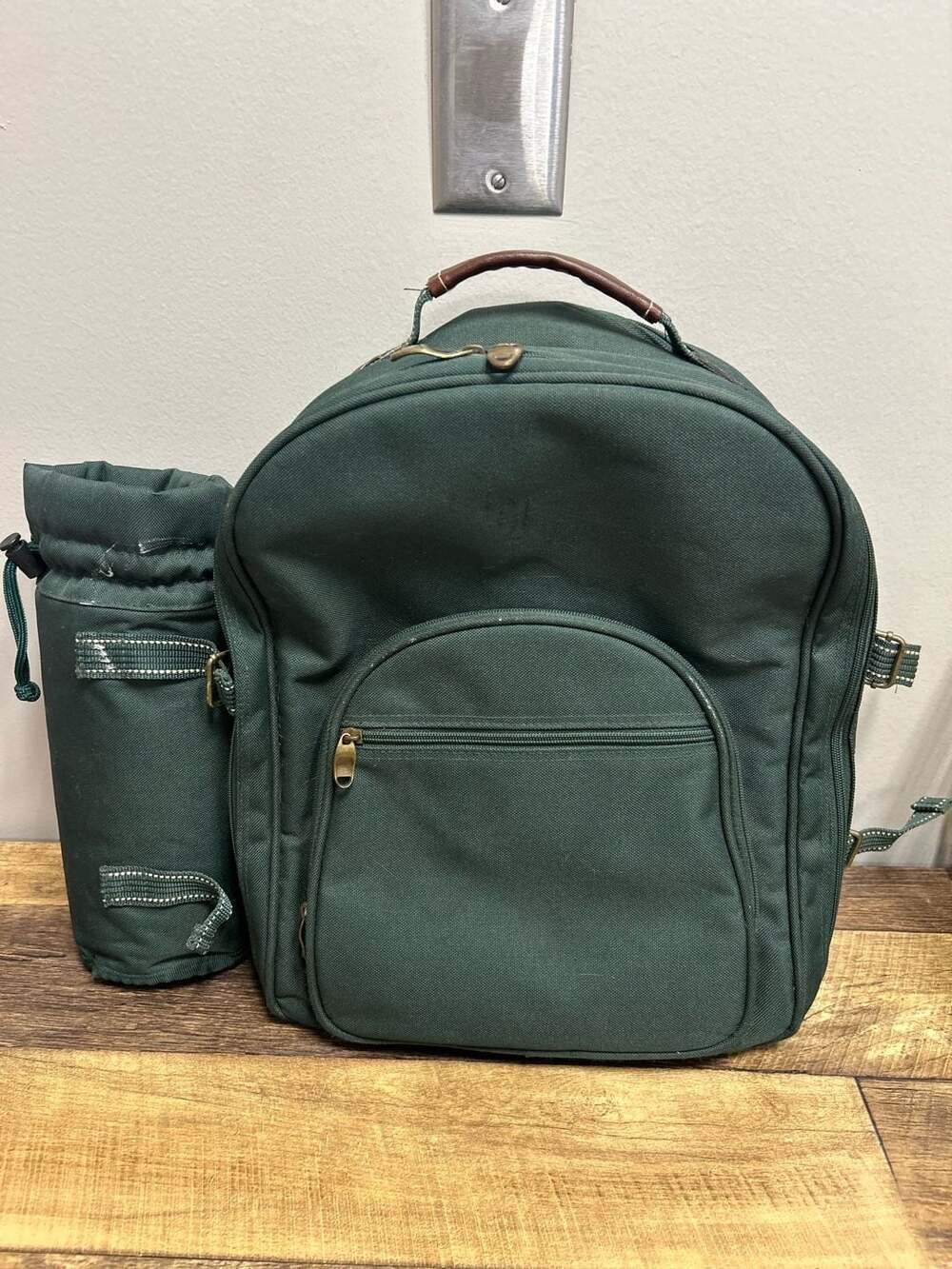 Vintage Picnic At Ascot Original Picnic Backpack For 2 Green Wine Insulated
